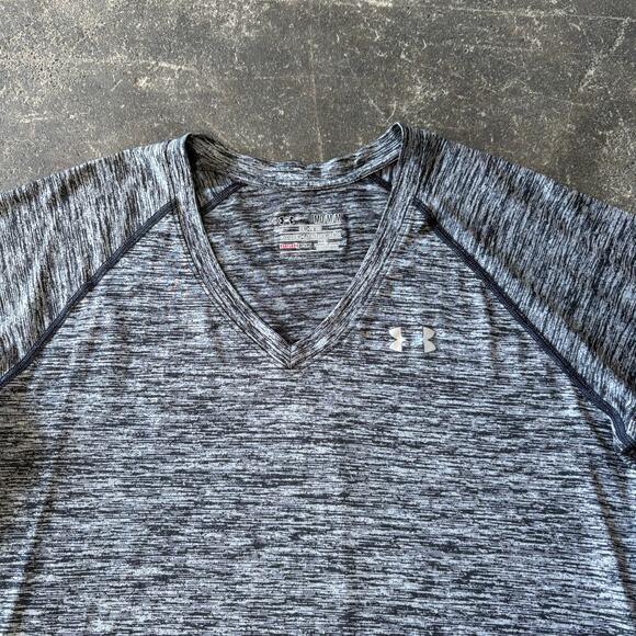 Under Armour Shirt Womens M Gray V Neck Heat Gear Athleisure Sports Active Top - Picture 2 of 9